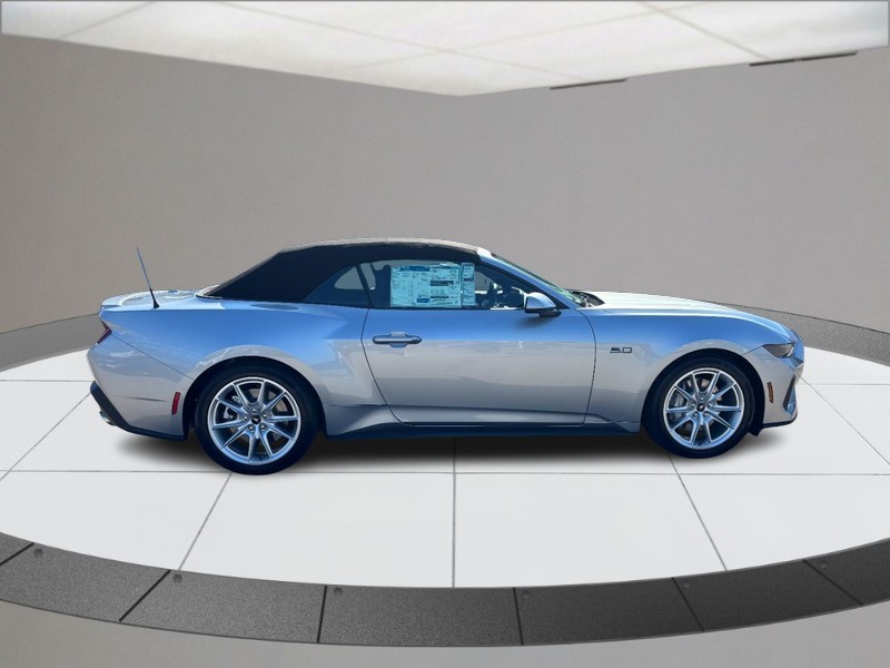 Ford Mustang Vehicle Full-screen Gallery Image 02