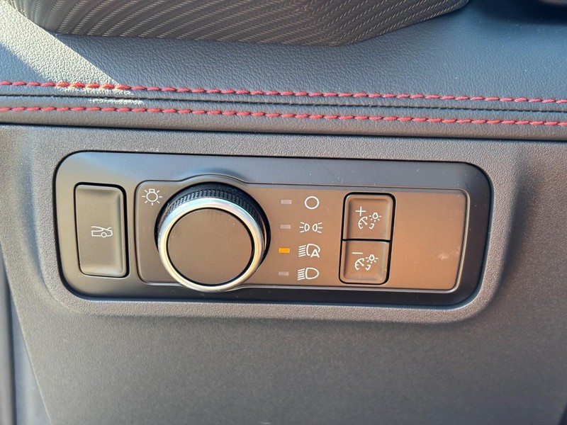 Ford Mustang Vehicle Full-screen Gallery Image 09