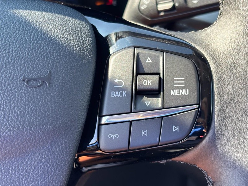 Ford Escape Vehicle Full-screen Gallery Image 13