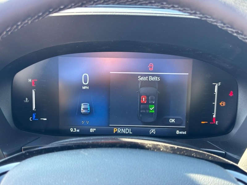 Ford Escape Vehicle Full-screen Gallery Image 14