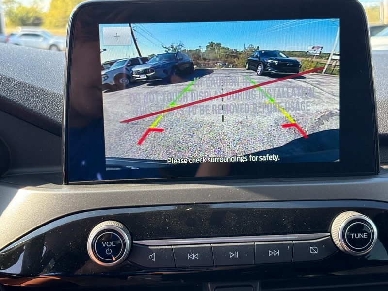 Ford Escape Vehicle Full-screen Gallery Image 16