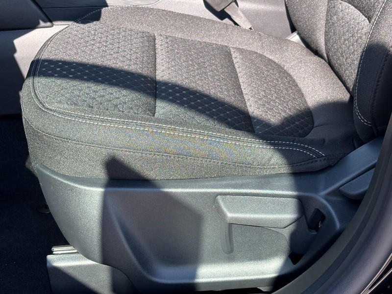 Ford Escape Vehicle Full-screen Gallery Image 20