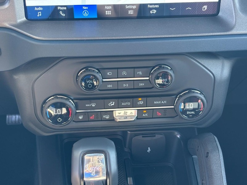 Ford Bronco Vehicle Full-screen Gallery Image 17