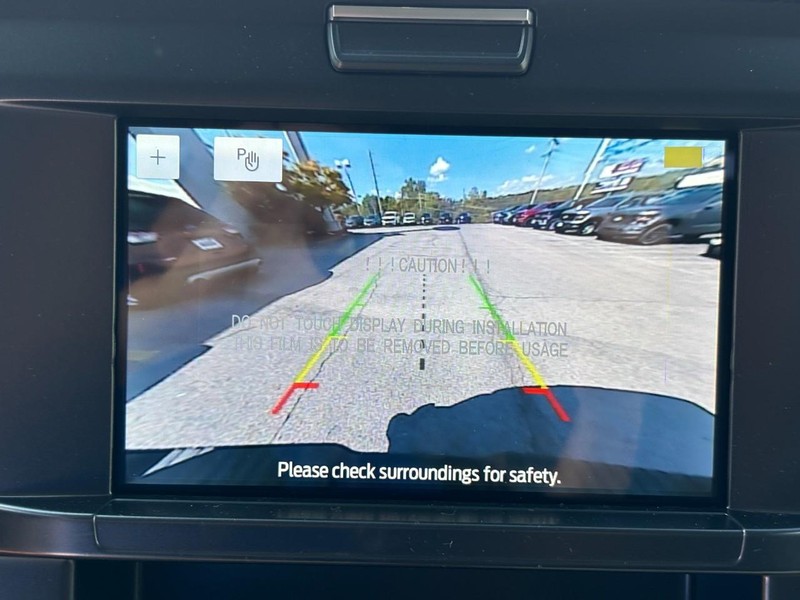 Ford Super Duty F-350 SRW Vehicle Full-screen Gallery Image 16