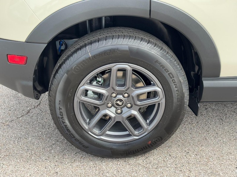 Ford Bronco Sport Vehicle Full-screen Gallery Image 04