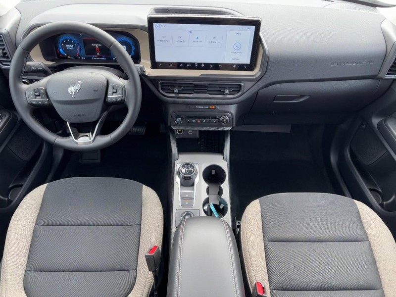 Ford Bronco Sport Vehicle Full-screen Gallery Image 06