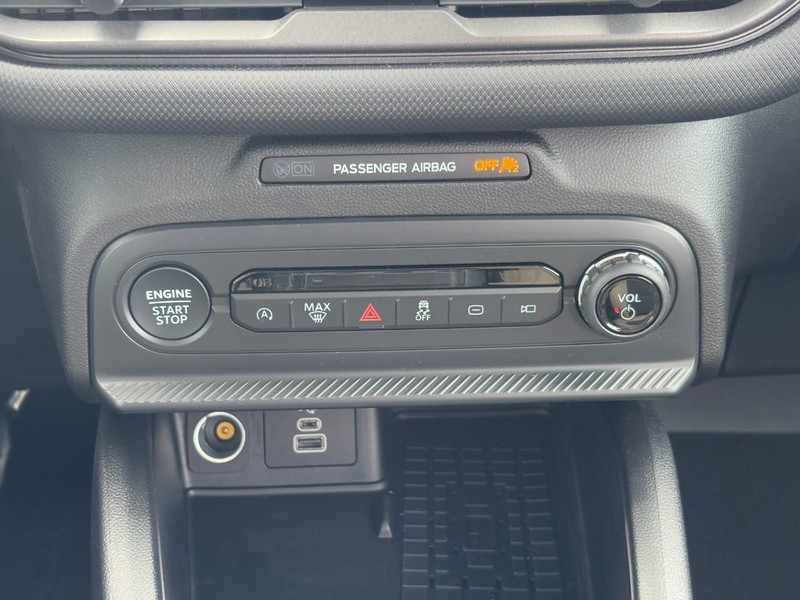 Ford Bronco Sport Vehicle Full-screen Gallery Image 09