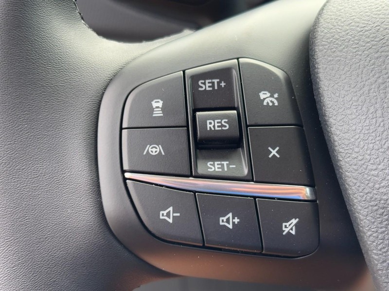 Ford Bronco Sport Vehicle Full-screen Gallery Image 12