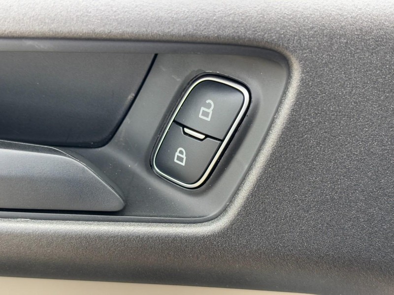 Ford Bronco Sport Vehicle Full-screen Gallery Image 19