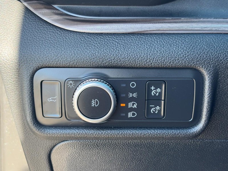 Ford Explorer Vehicle Full-screen Gallery Image 17