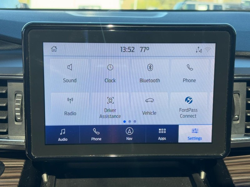 Ford Explorer Vehicle Full-screen Gallery Image 21