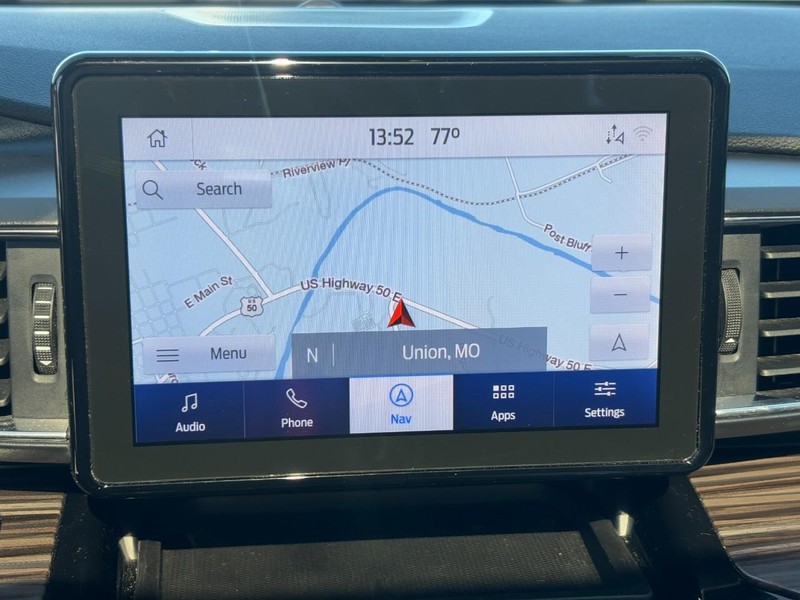 Ford Explorer Vehicle Full-screen Gallery Image 23