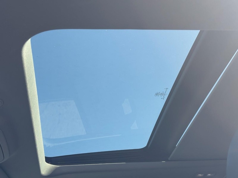 Ford Explorer Vehicle Full-screen Gallery Image 28