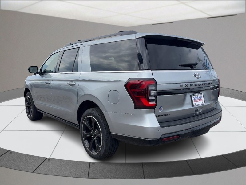 Ford Expedition Max Vehicle Full-screen Gallery Image 06