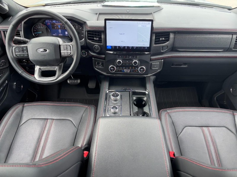 Ford Expedition Max Vehicle Full-screen Gallery Image 12