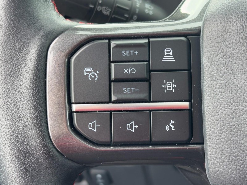 Ford Expedition Max Vehicle Full-screen Gallery Image 18