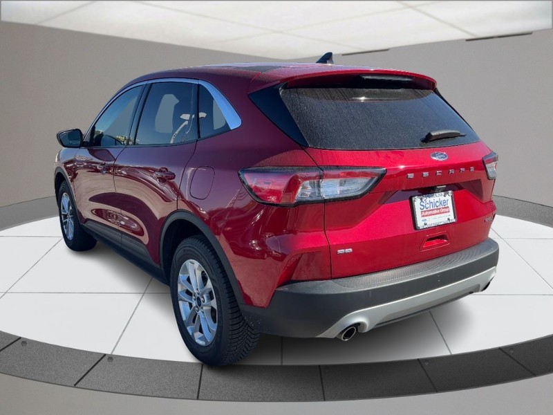 Ford Escape Vehicle Full-screen Gallery Image 06