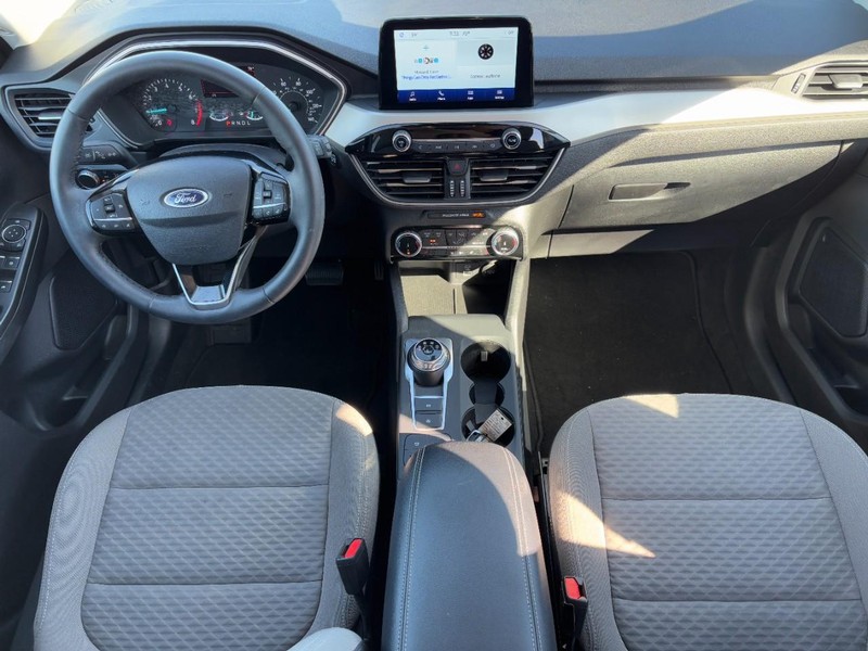 Ford Escape Vehicle Full-screen Gallery Image 11