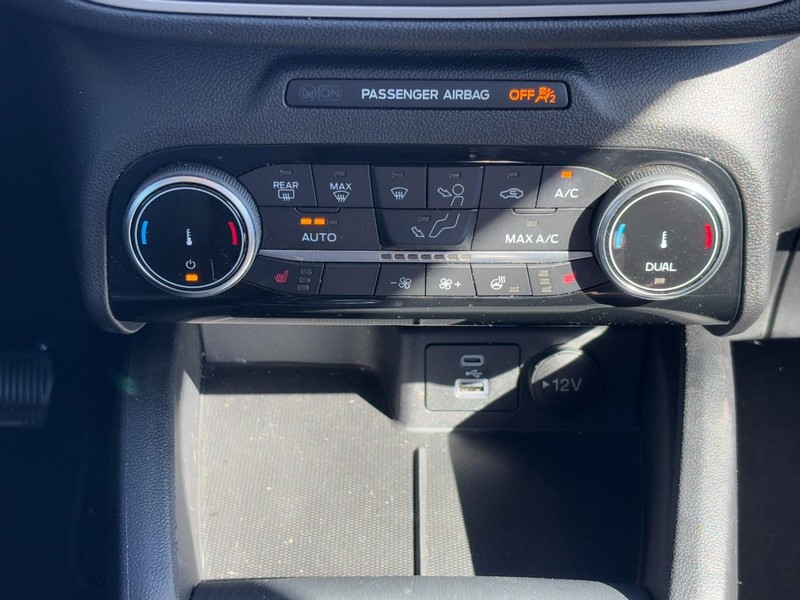 Ford Escape Vehicle Full-screen Gallery Image 14