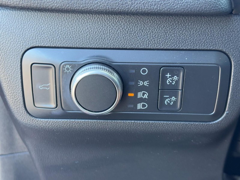 Ford Escape Vehicle Full-screen Gallery Image 16