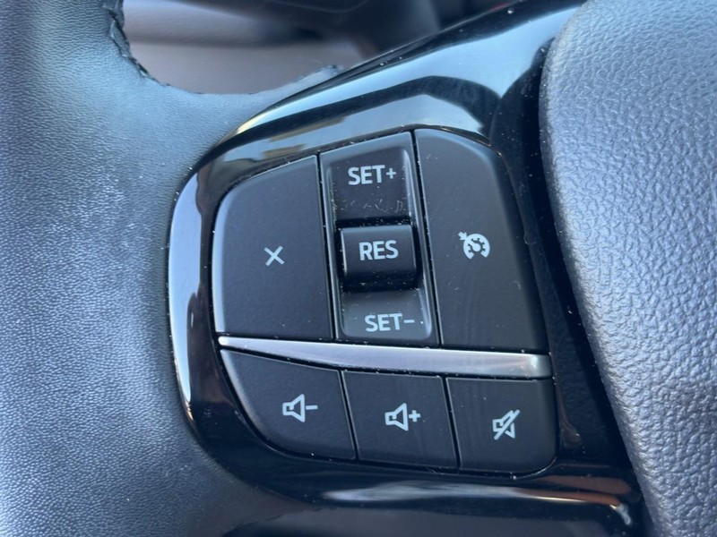 Ford Escape Vehicle Full-screen Gallery Image 17