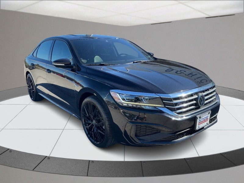 Volkswagen Passat Vehicle Full-screen Gallery Image 02