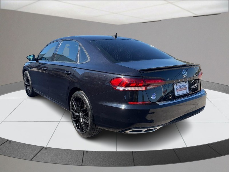 Volkswagen Passat Vehicle Full-screen Gallery Image 06