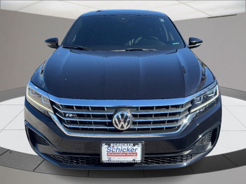 Volkswagen Passat Vehicle Full-screen Gallery Image 09