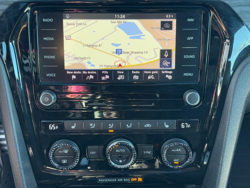 Volkswagen Passat Vehicle Full-screen Gallery Image 21