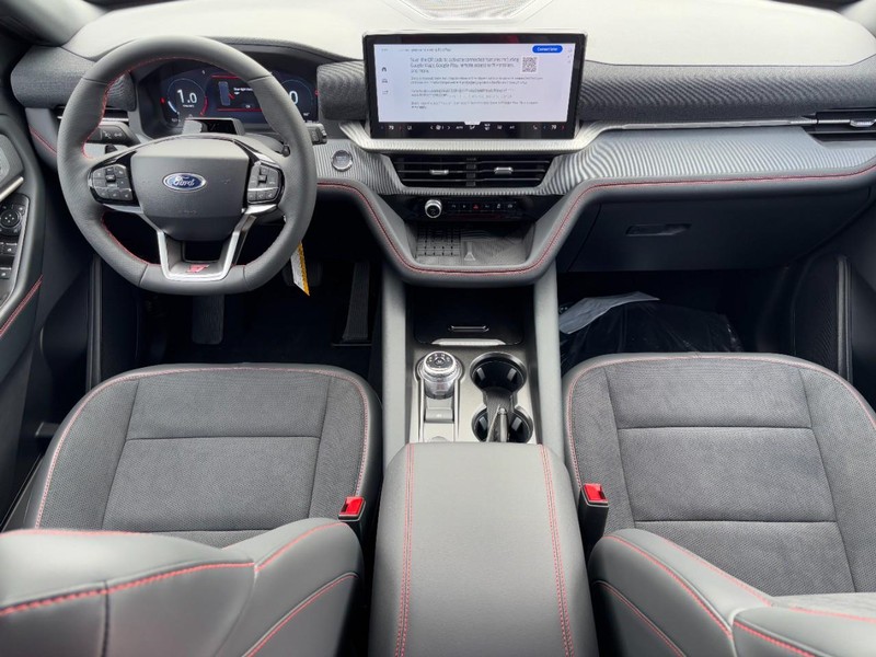 Ford Explorer Vehicle Full-screen Gallery Image 07