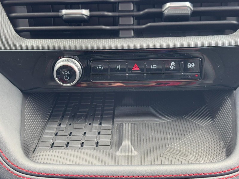 Ford Explorer Vehicle Full-screen Gallery Image 10