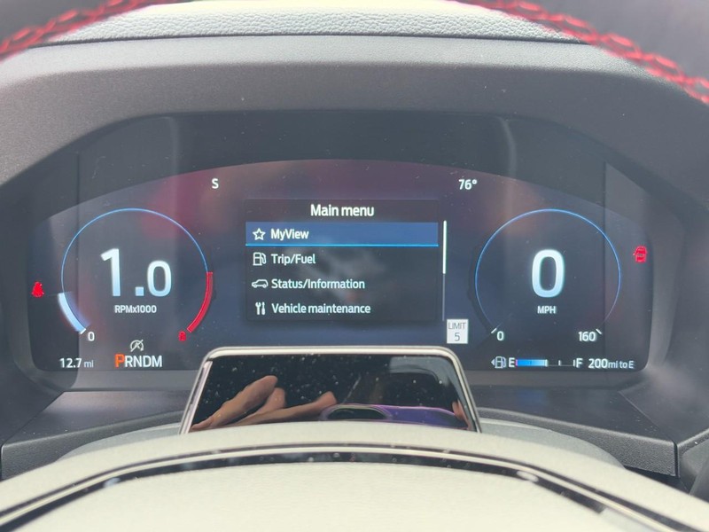 Ford Explorer Vehicle Full-screen Gallery Image 14