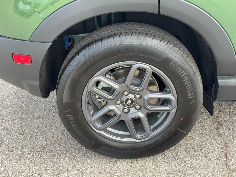 Ford Bronco Sport Vehicle Full-screen Gallery Image 04