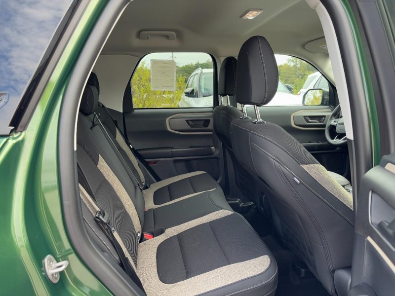 Ford Bronco Sport Vehicle Full-screen Gallery Image 05