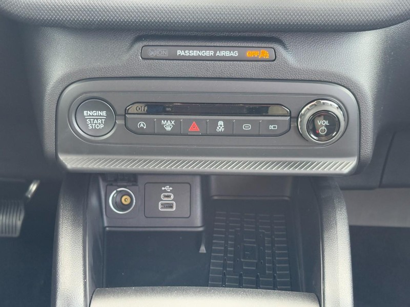 Ford Bronco Sport Vehicle Full-screen Gallery Image 09