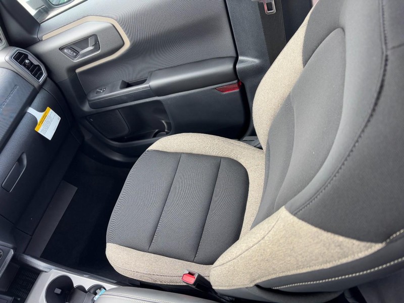 Ford Bronco Sport Vehicle Full-screen Gallery Image 10