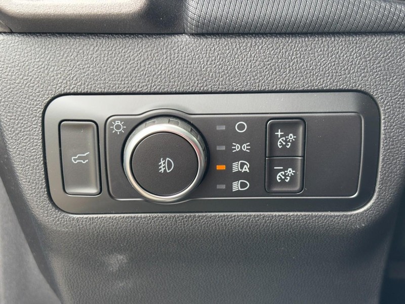 Ford Bronco Sport Vehicle Full-screen Gallery Image 11