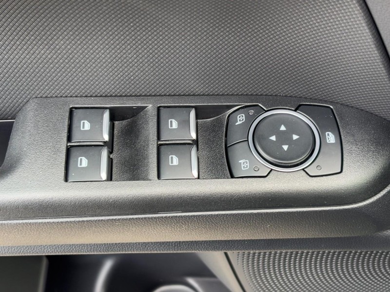 Ford Bronco Sport Vehicle Full-screen Gallery Image 18