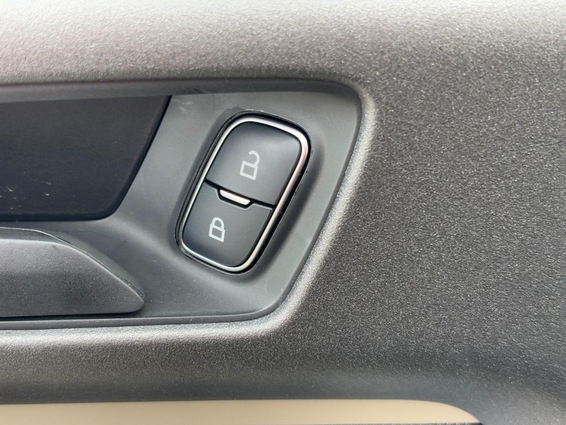 Ford Bronco Sport Vehicle Full-screen Gallery Image 19