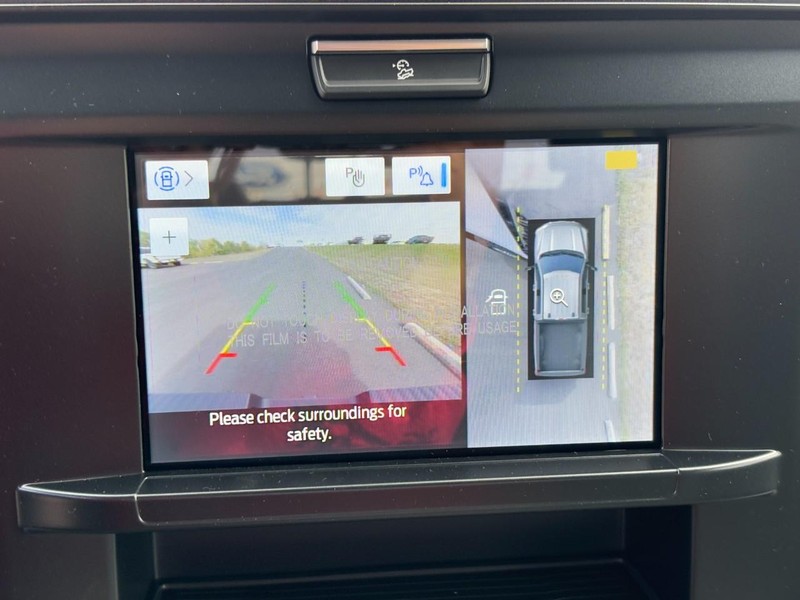 Ford Super Duty F-350 SRW Vehicle Full-screen Gallery Image 16