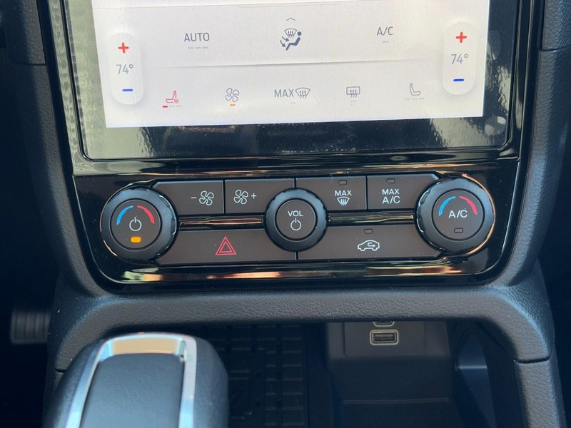 Ford Ranger Vehicle Full-screen Gallery Image 09