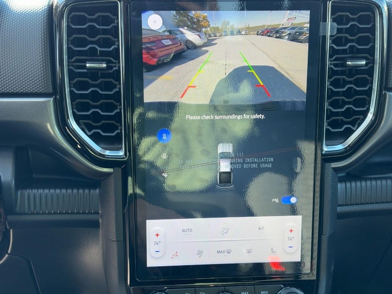 Ford Ranger Vehicle Full-screen Gallery Image 16