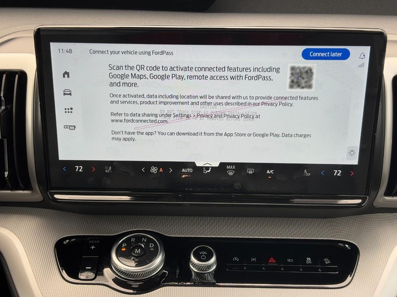 Ford Expedition Vehicle Full-screen Gallery Image 09