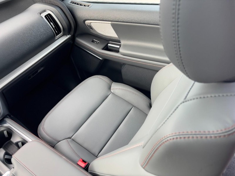 Ford Expedition Vehicle Full-screen Gallery Image 10