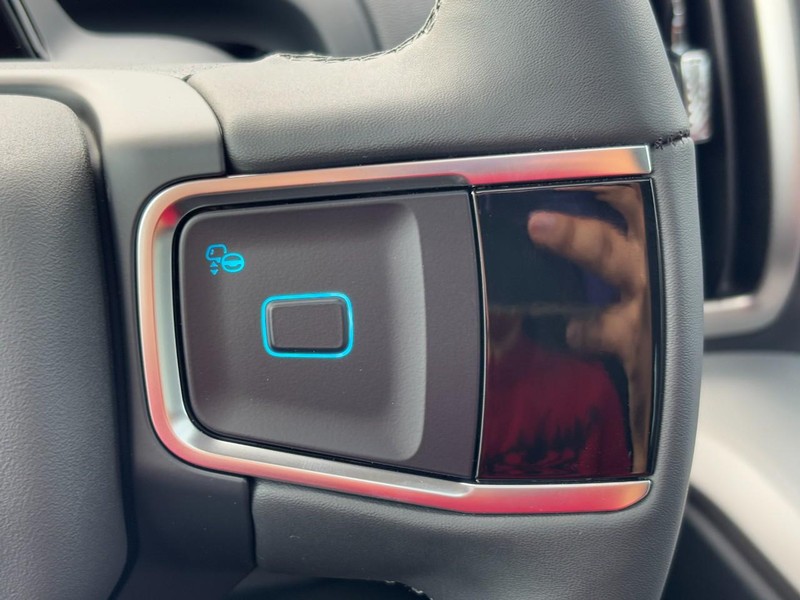 Ford Expedition Vehicle Full-screen Gallery Image 13