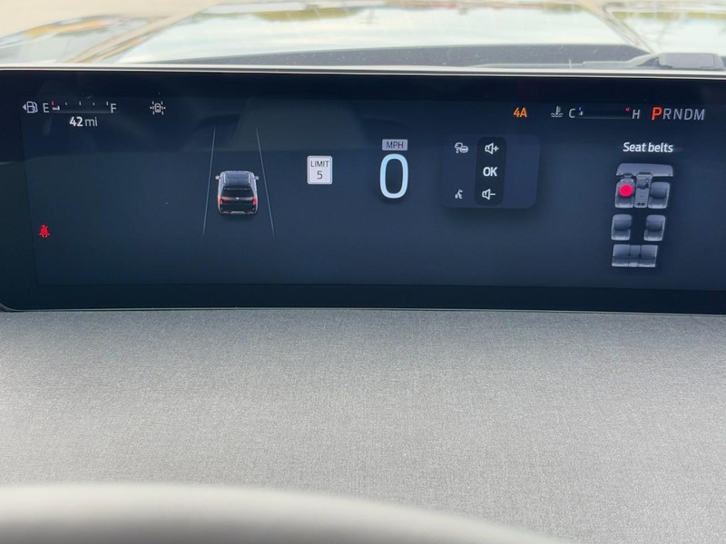 Ford Expedition Vehicle Full-screen Gallery Image 14