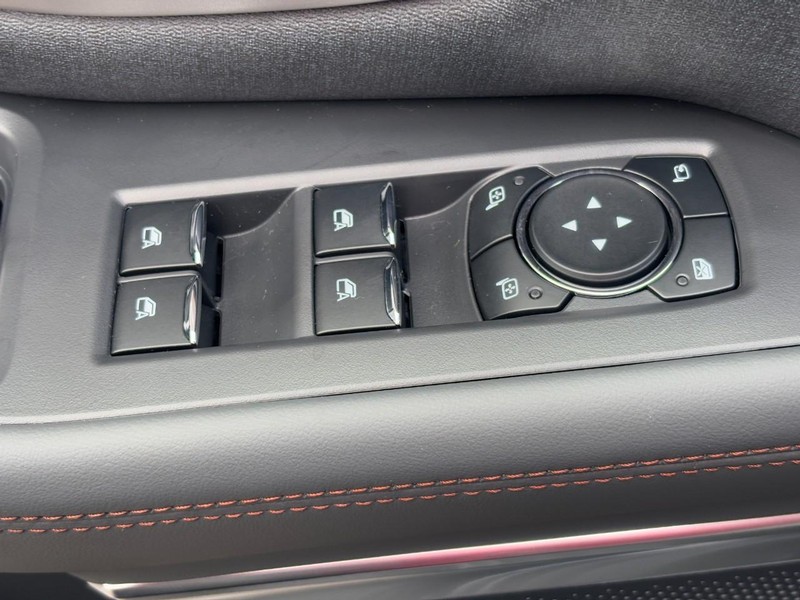 Ford Expedition Vehicle Full-screen Gallery Image 20