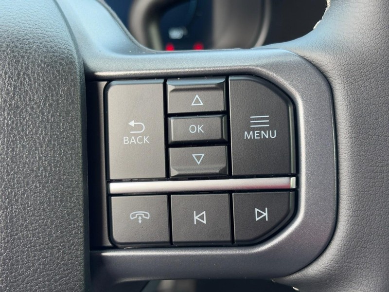 Ford Super Duty F-350 SRW Vehicle Full-screen Gallery Image 13