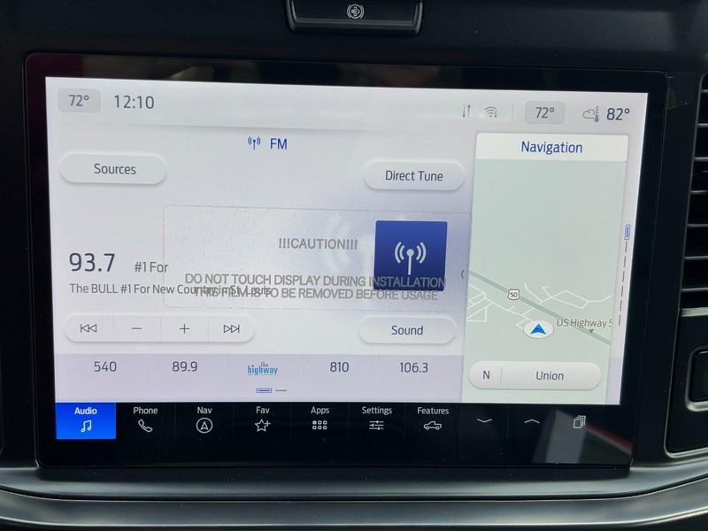 Ford Super Duty F-350 SRW Vehicle Full-screen Gallery Image 15