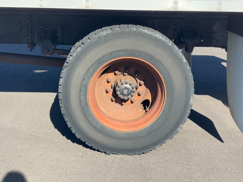 Freightliner M2 106 Medium Duty Vehicle Full-screen Gallery Image 07